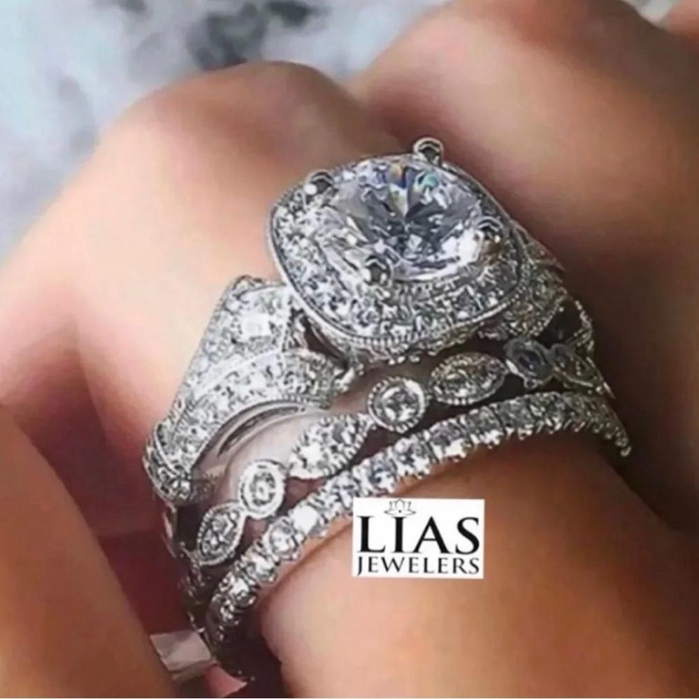 New 18k white gold wedding ring set